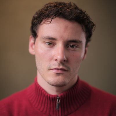 Theo Burn's headshot